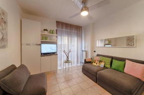Modern Lakefront 1-Bedroom Apartment Acquaseria